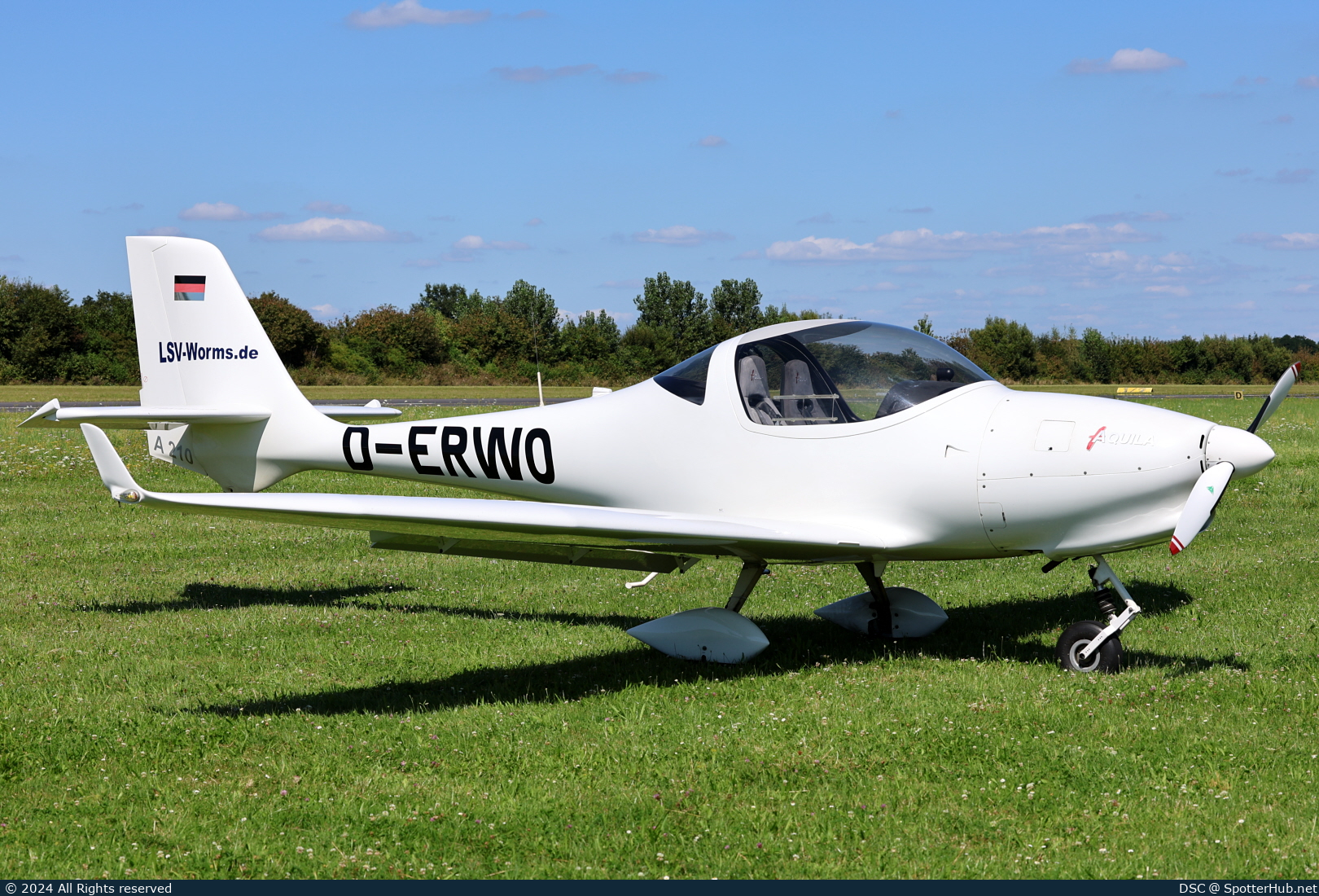 Photo of D-ERWO - Aquila A210 operated by Luftsportverein Worms