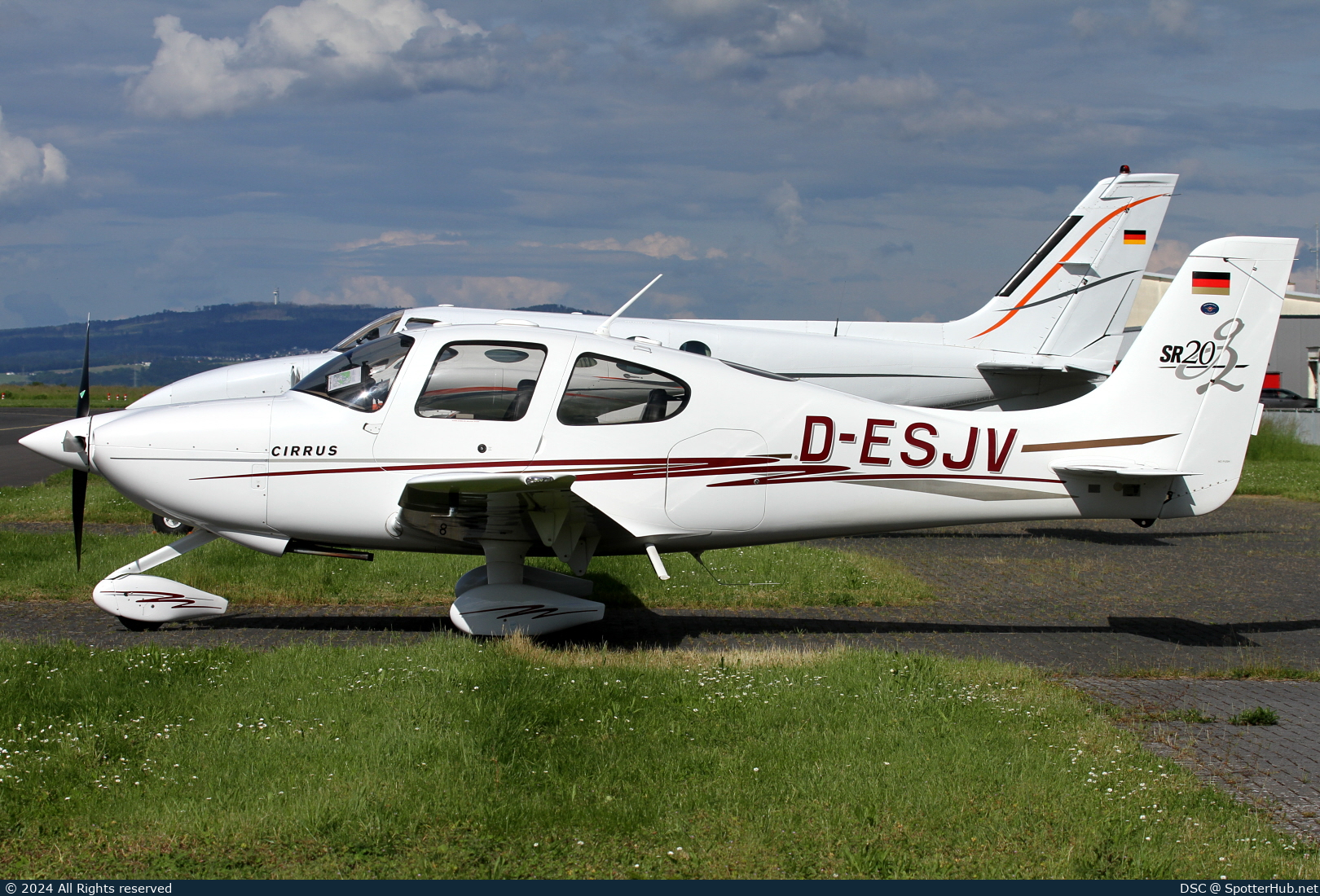 Photo of D-ESJV - Cirrus SR20 G2 operated by Fliegerclub Region Trier