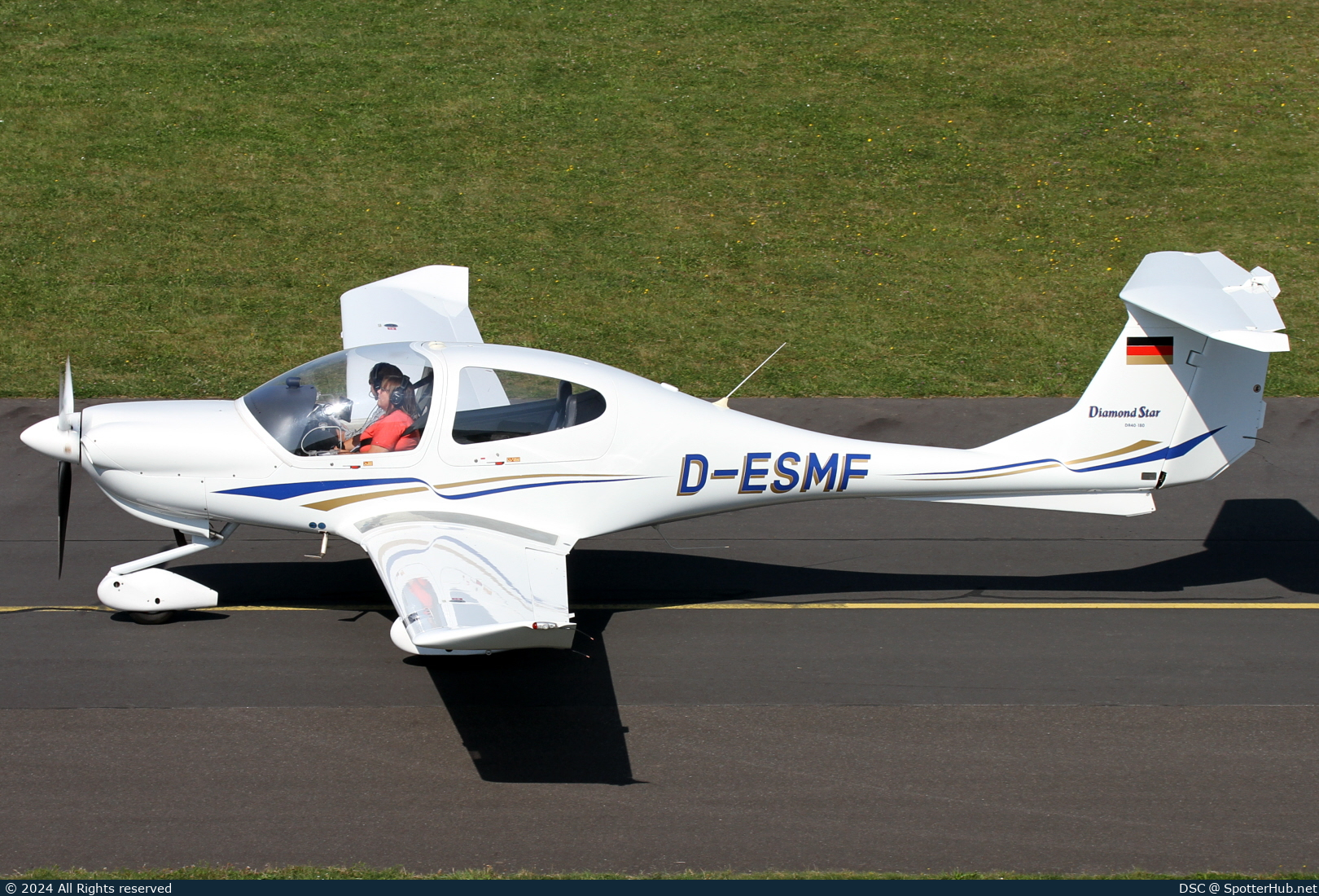 Photo of D-ESMF - Diamond DA40 Diamond Star operated by Sportfliegergruppe Schwenningen