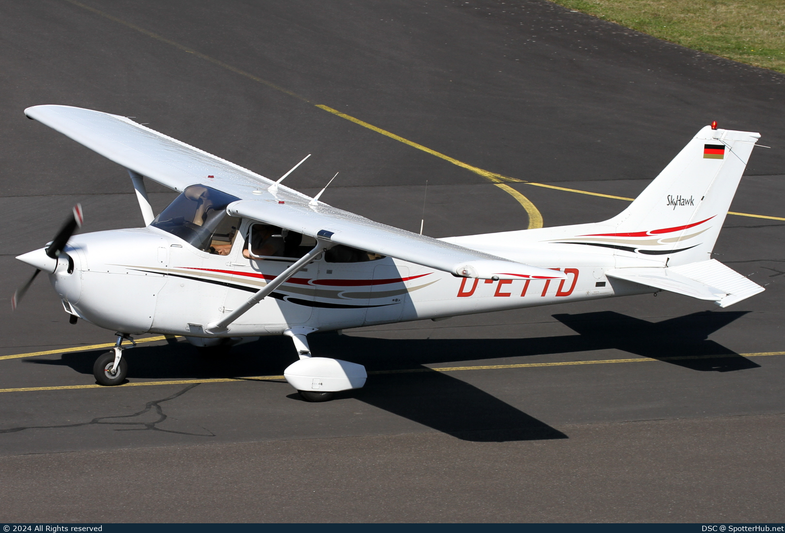 Photo of D-ETTD - Cessna 172R Skyhawk II operated by ATC Aviation Training & Transport Center