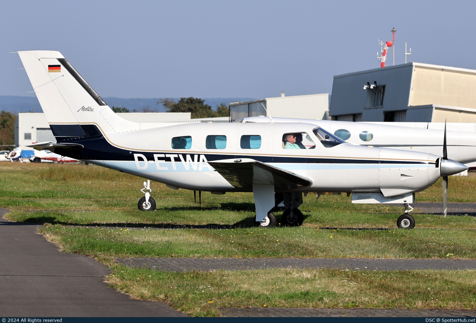 Photo of D-ETWA - Piper PA-46-310P Malibu operated by Private