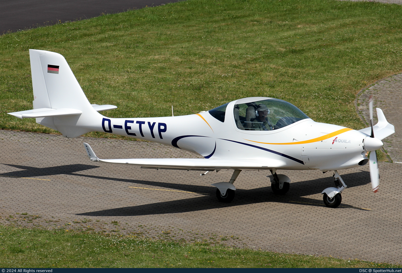 Photo of D-ETYP - Aquila A210 operated by BWLV Motorflugschule