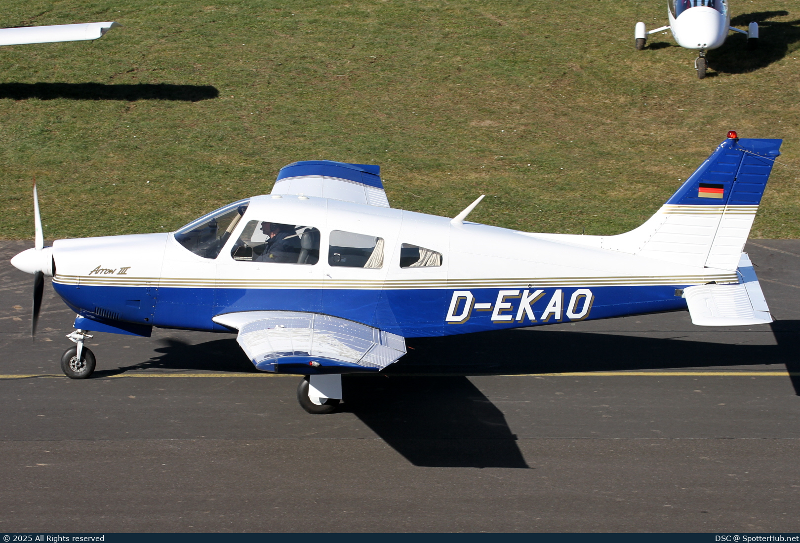 Photo of D-EKAO - Piper PA-28R-201 Cherokee Arrow III operated by Private