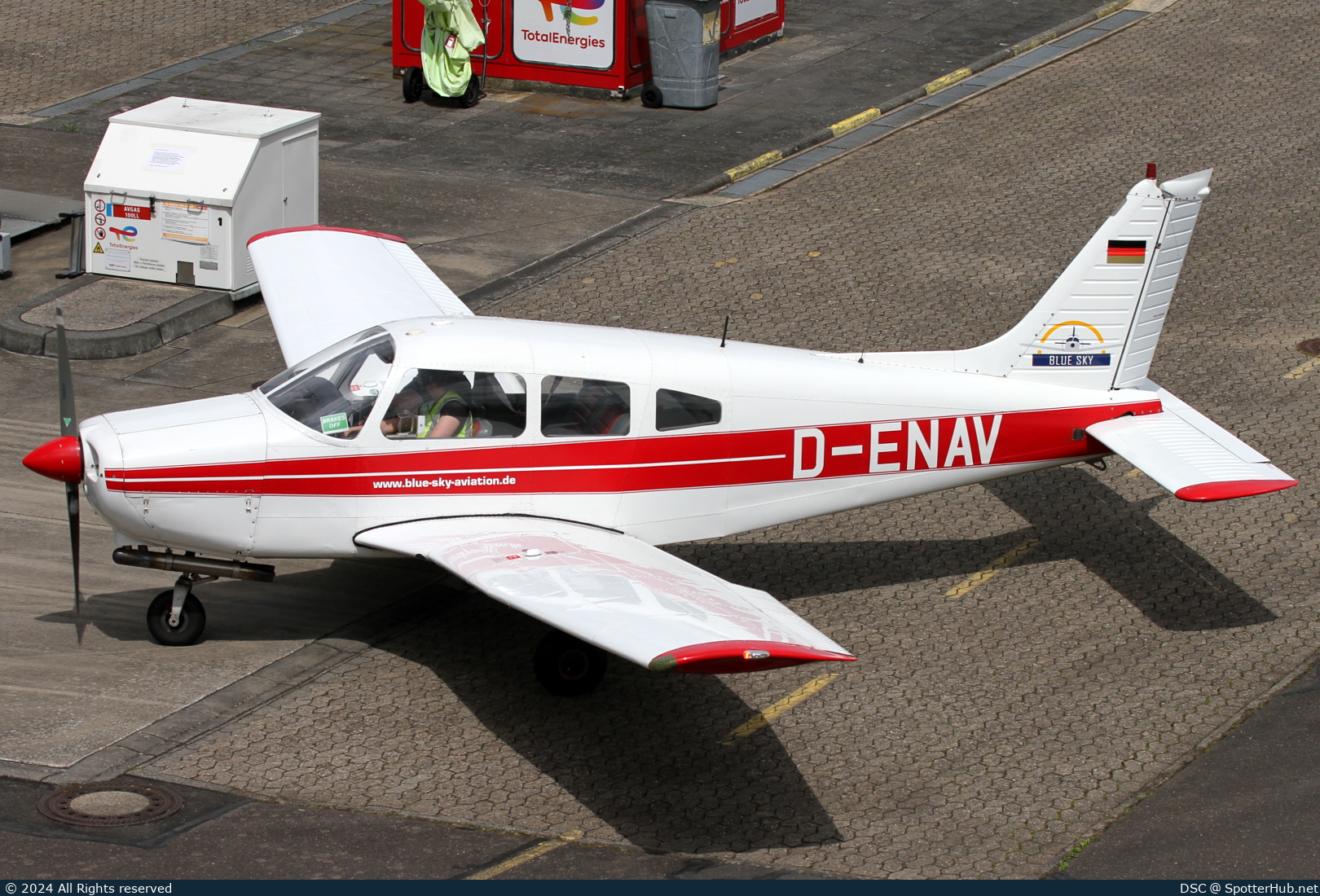 Photo of D-ENAV - Piper PA-28-161 Warrior II operated by Blue Sky Aviation
