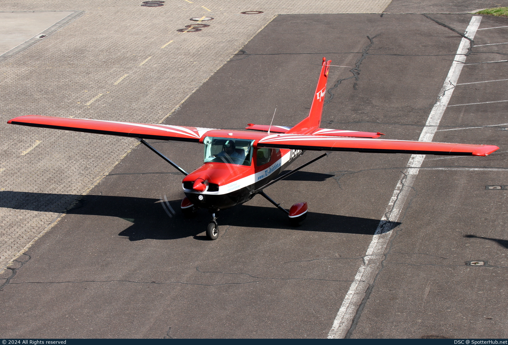 Photo of D-EPRO - Cessna 150M Commuter operated by TL Aviation