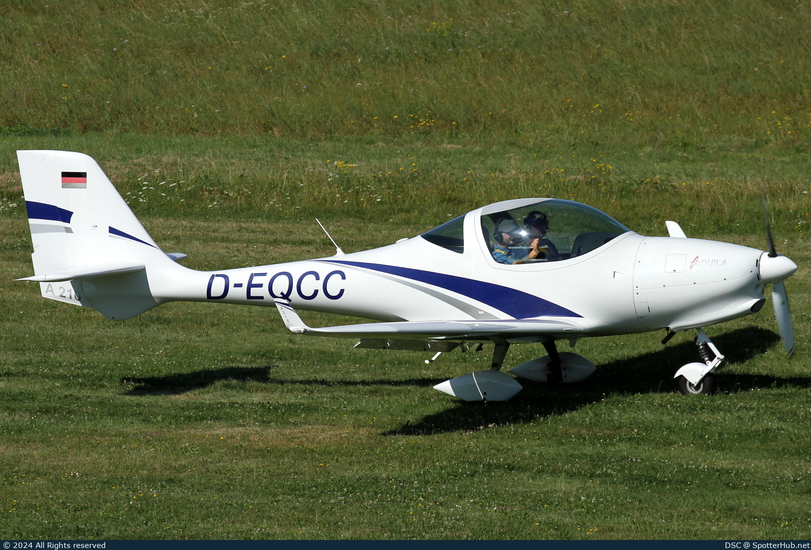 Photo of D-EQCC - Aquila A210 operated by Flugschule KölnBonn