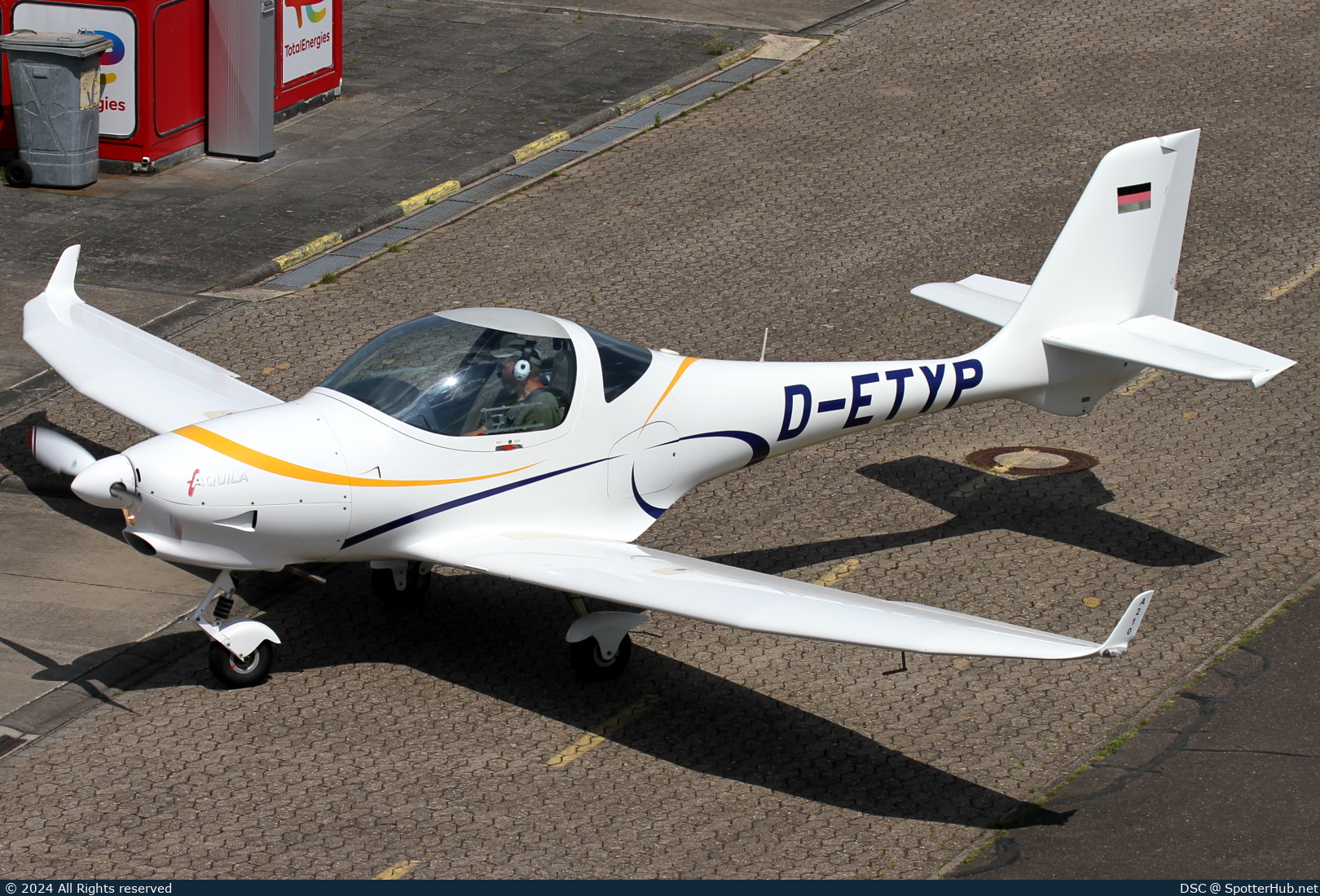 Photo of D-ETYP - Aquila A210 operated by BWLV Motorflugschule