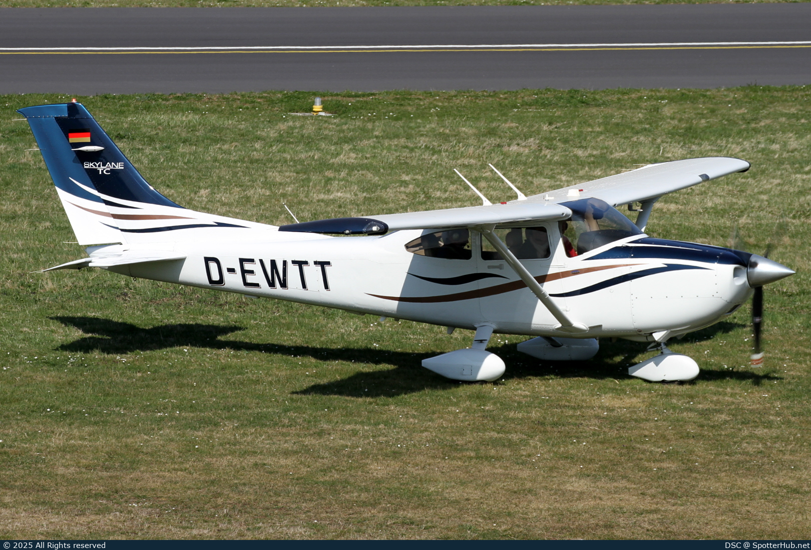 Photo of D-EWTT - Cessna T182T Turbo Skylane TC operated by Private