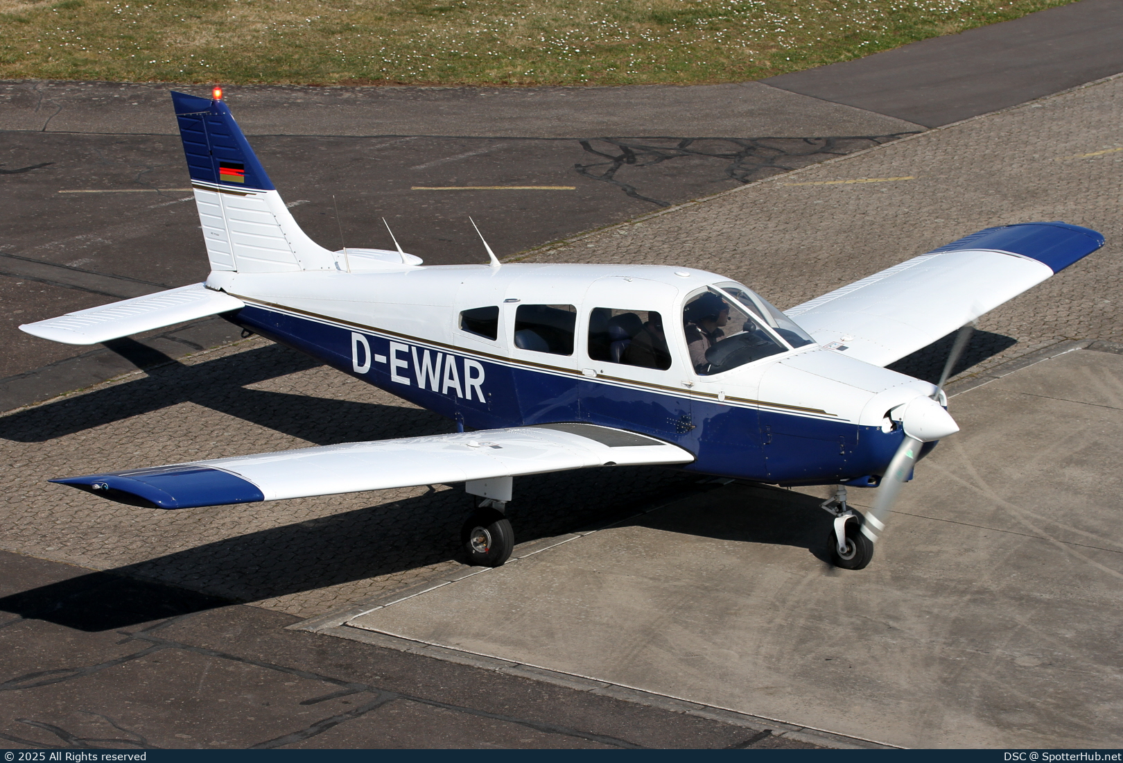 Photo of D-EWAR - Piper PA-28-161 Warrior II operated by Vliegclub Flevo