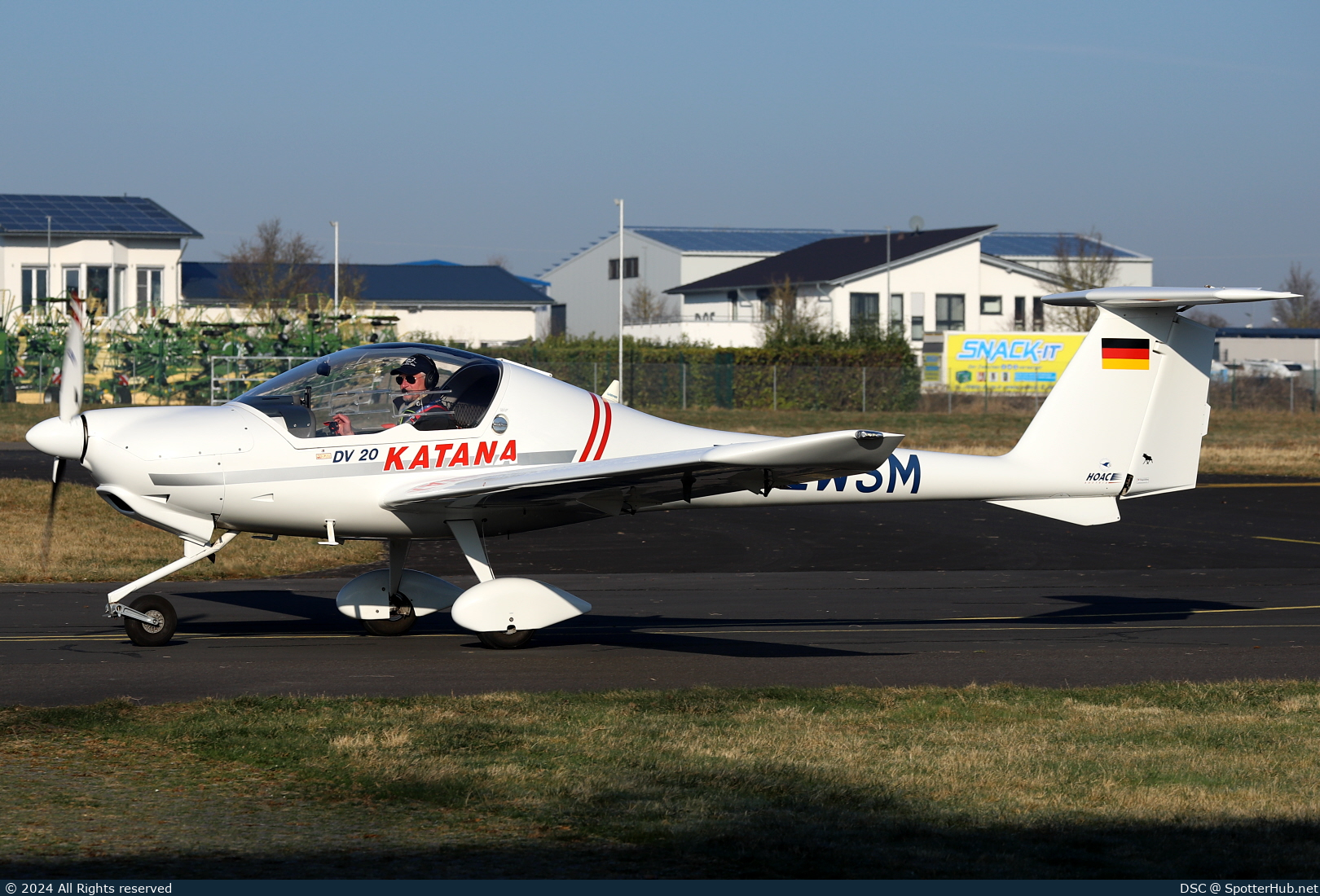 Photo of D-EWSM - Diamond DV20-100 Katana operated by Private