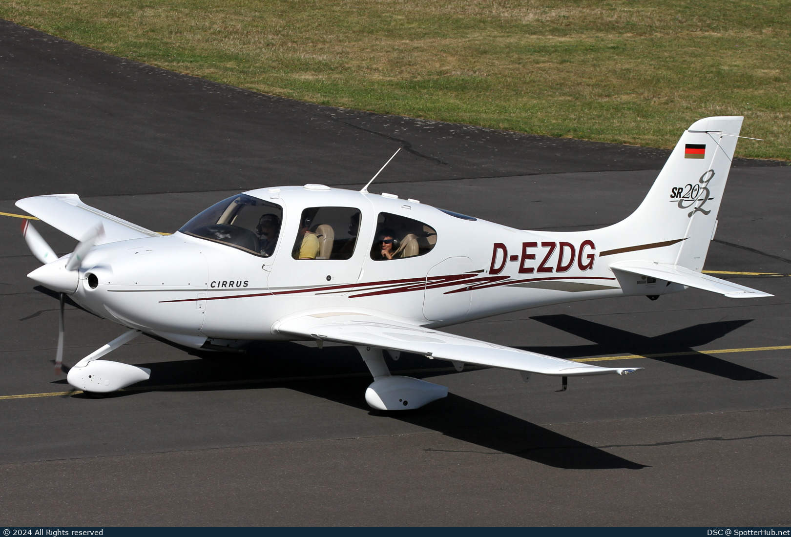 Photo of D-EZDG - Cirrus SR20 G2 operated by Motorflugschule Egelsbach