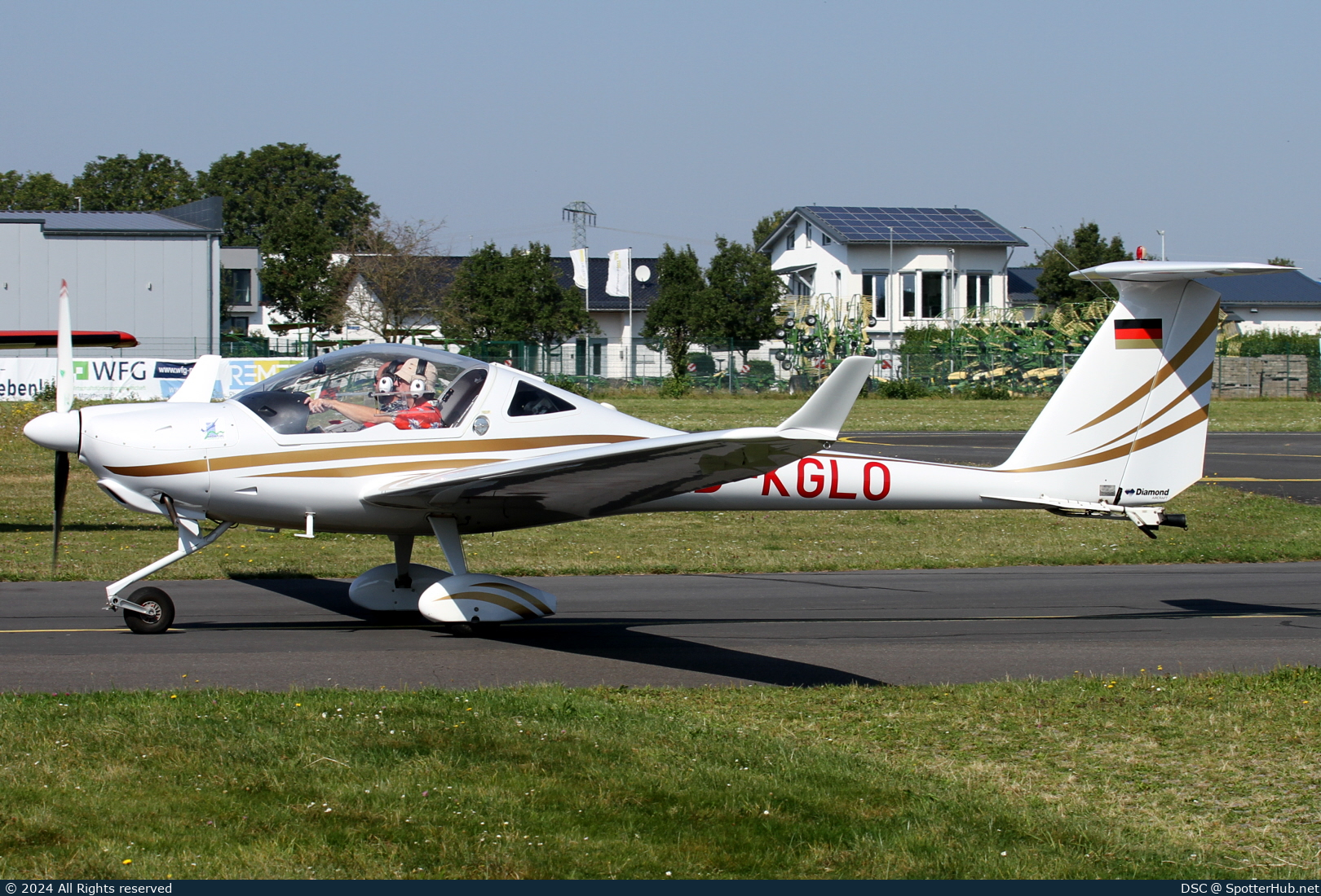Photo of D-KGLO - Diamond HK36TTC Super Dimona operated by Rhönflug Bad Brückenau