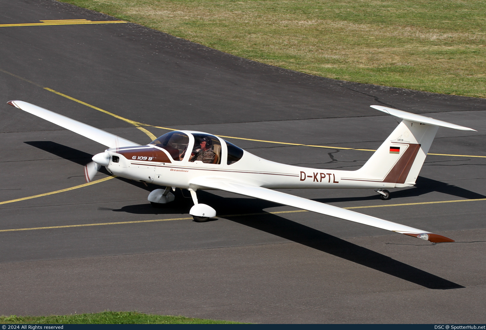 Photo of D-KPTL - Grob G109B operated by Private