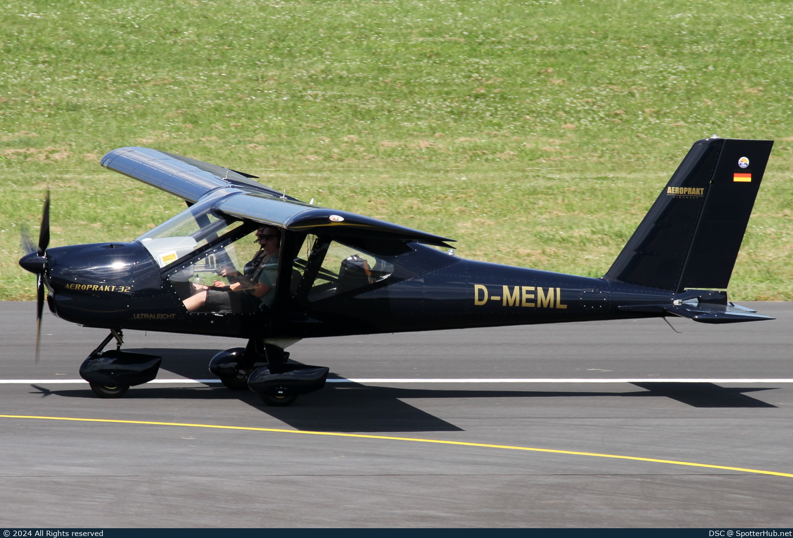 Photo of D-MEML - Aeroprakt A-32 operated by Luftsportgemeinschaft Siebengebirge