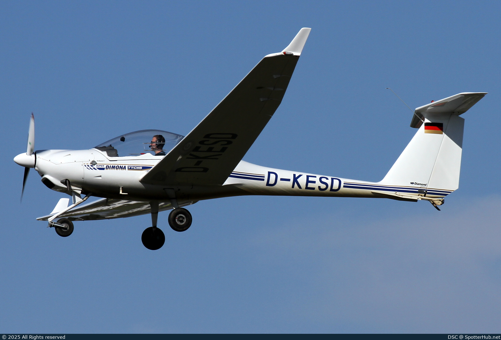 Photo of D-KESD - Diamond HK36TTC Super Dimona operated by Private