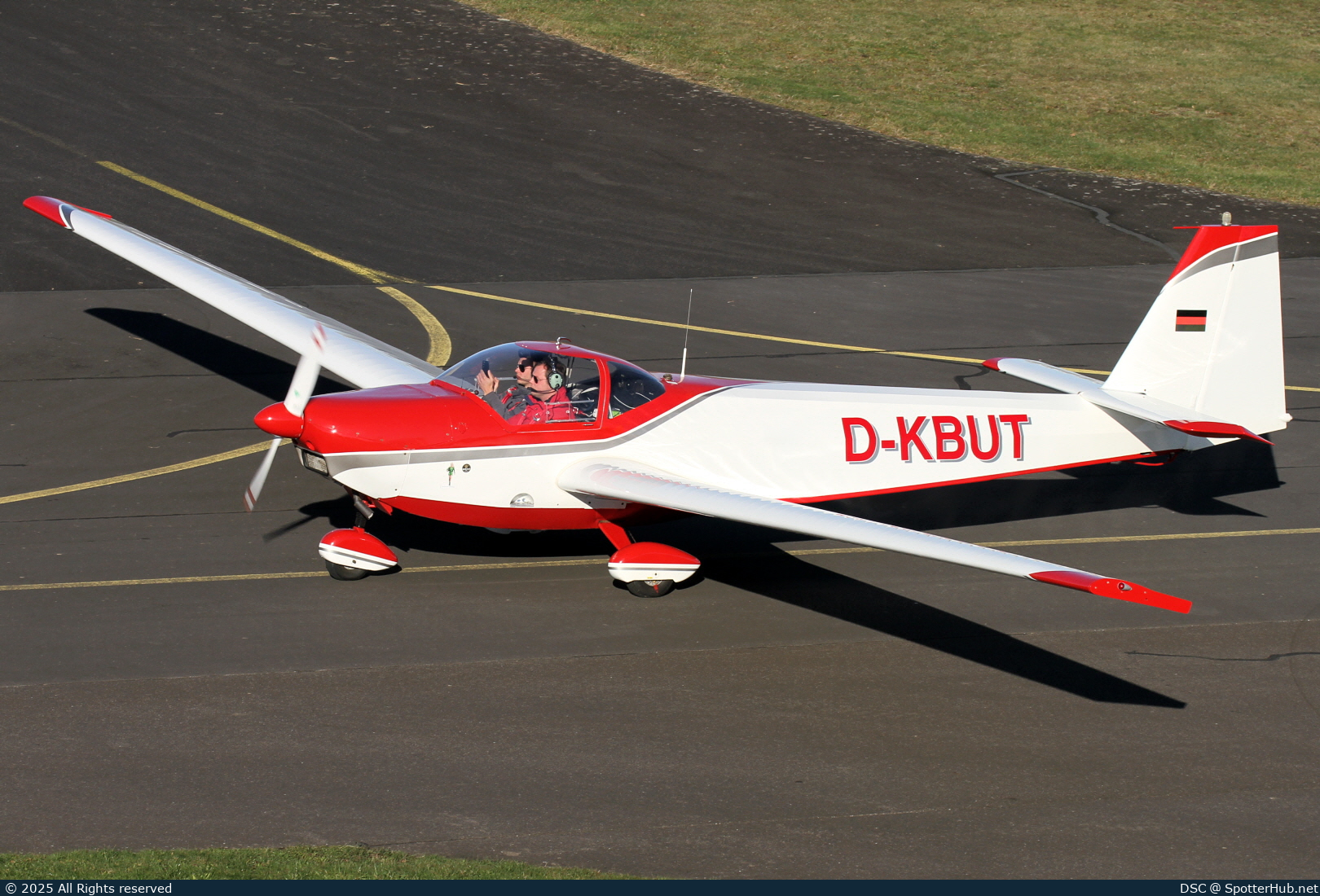 Photo of D-KBUT - Scheibe SF 25C Rotax-Falke operated by Luftsportverein Brilon