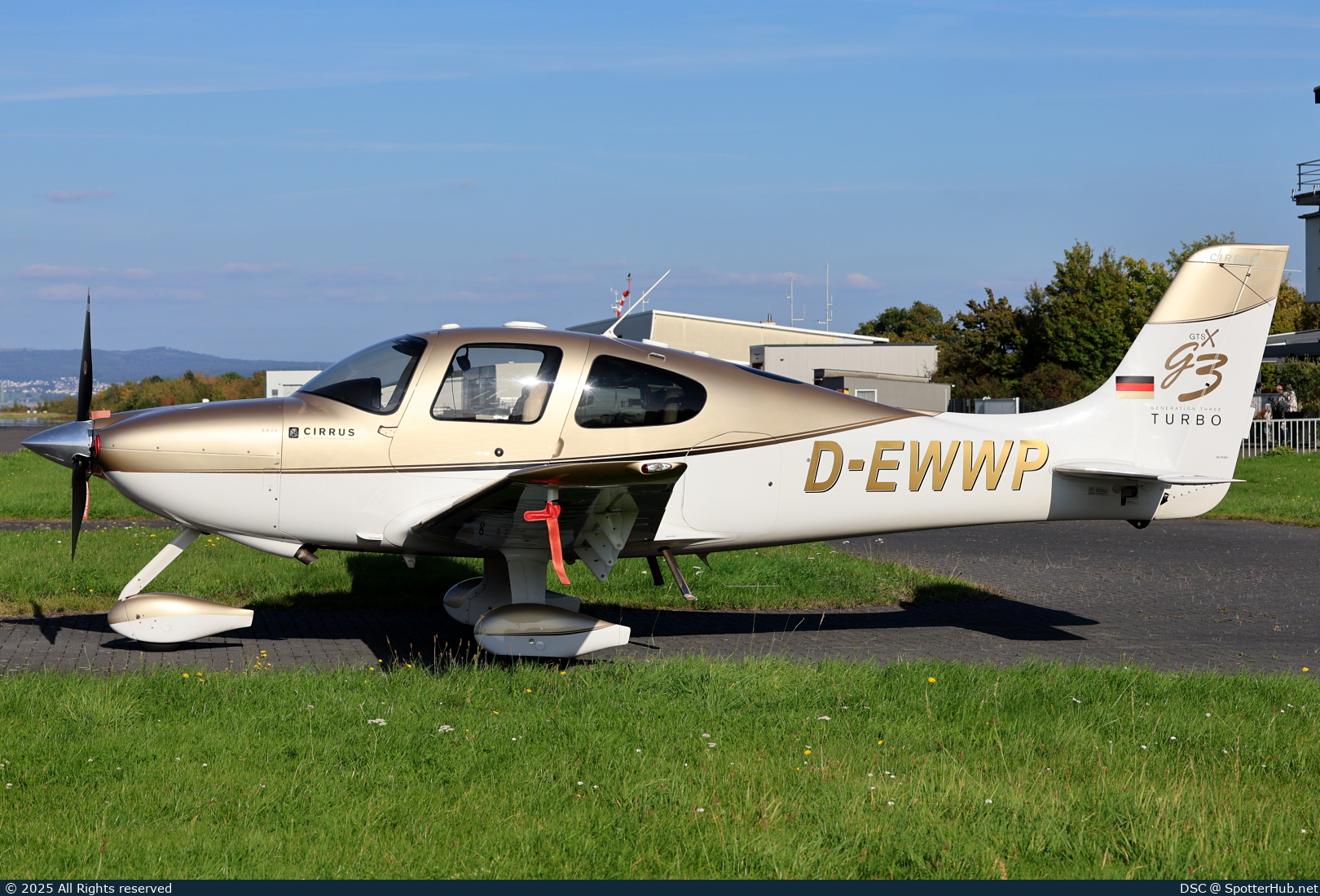 Photo of D-EWWP - Cirrus SR22 G3 GTSx operated by Private