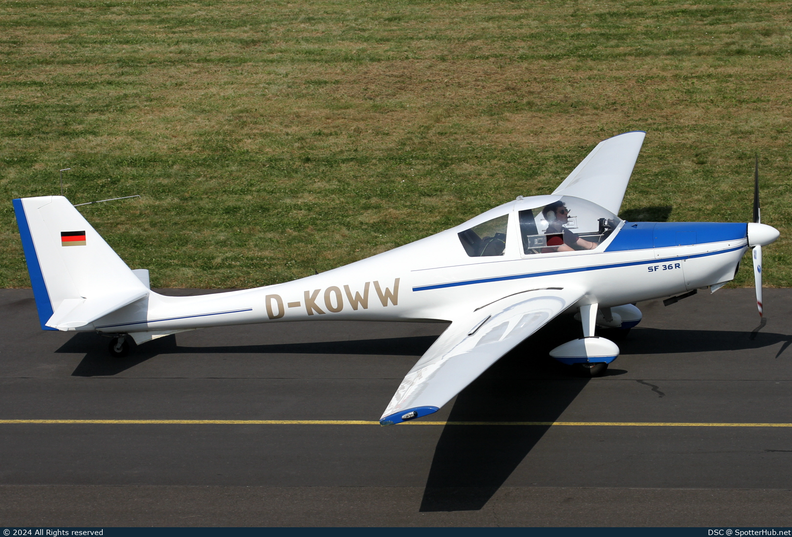 Photo of D-KOWW - Scheibe SF 36R operated by Sport- und Segelflieger-Club Bad Waldsee-Reute