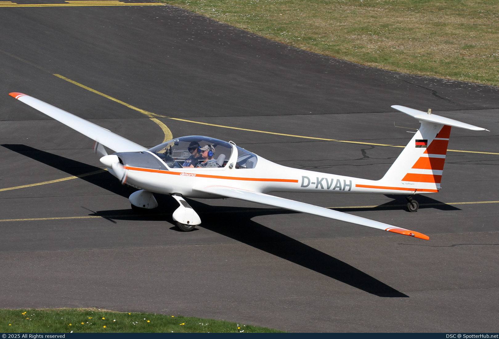 Photo of D-KVAH - Hoffmann H36 Dimona operated by Private