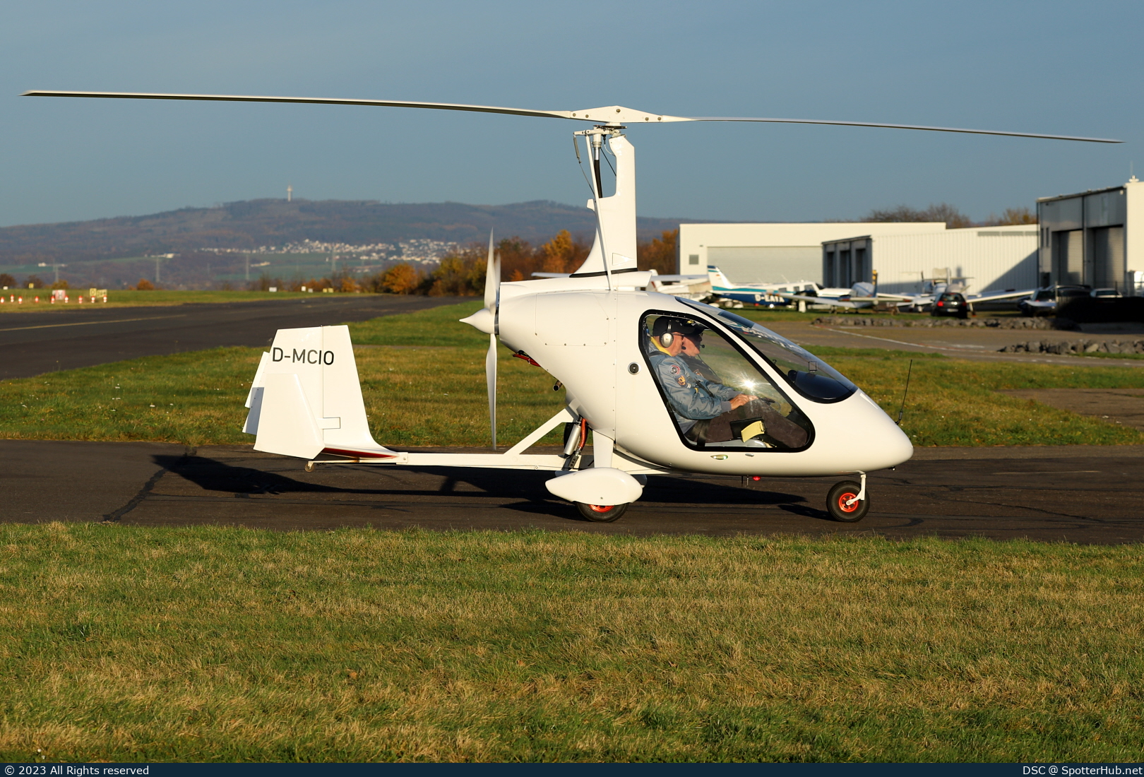 Photo of D-MCIO - Magni Gyro M-24 Orion operated by Flugschule Flugluft