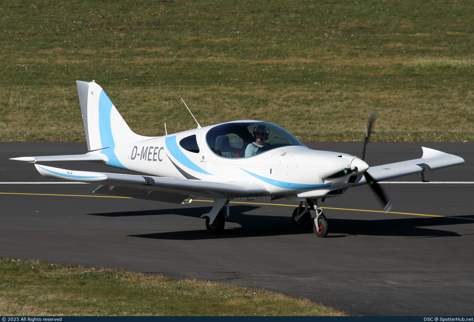 Photo of D-MEEC - BRM Aero Bristell NG 5 LSA operated by Private