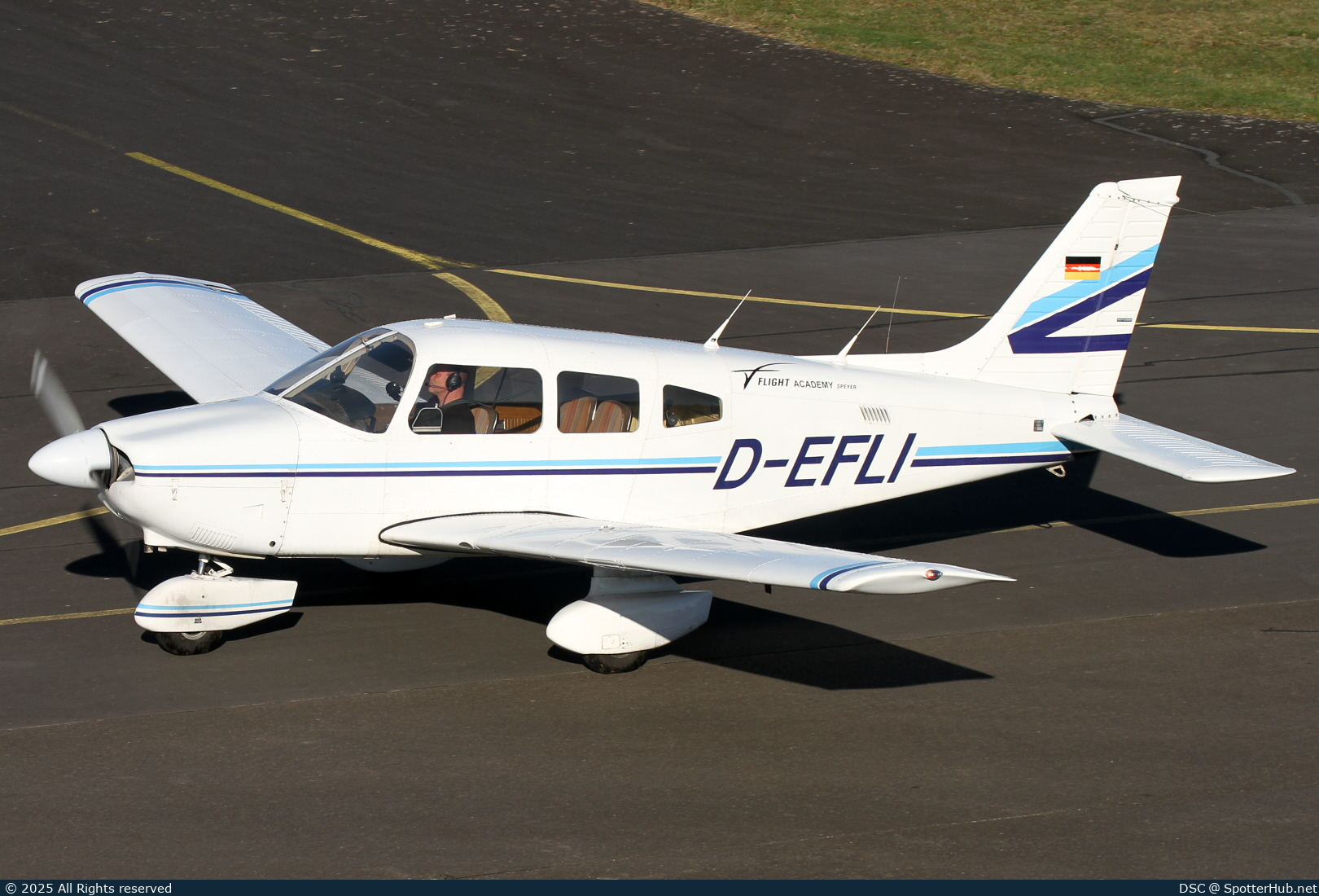 Photo of D-EFLI - Piper PA-28-181 Archer II operated by Flight Academy Speyer