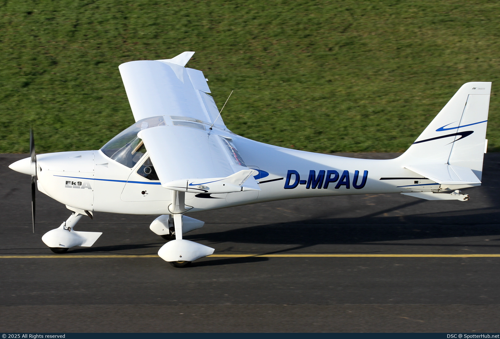 Photo of D-MPAU - FK-Lightplanes FK9 Mk.IV ELA operated by Private