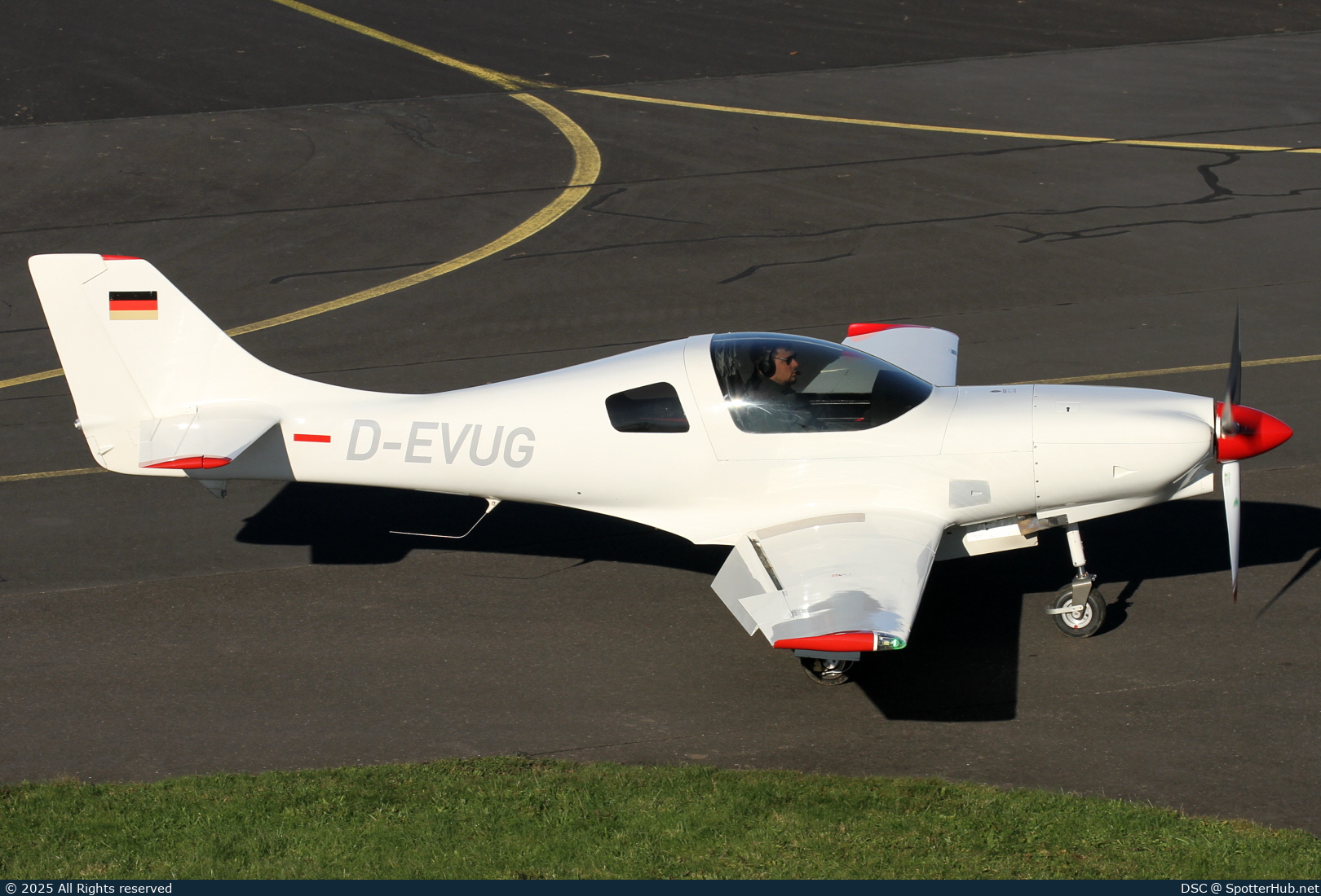 Photo of D-EVUG - Lancair 360 operated by Private