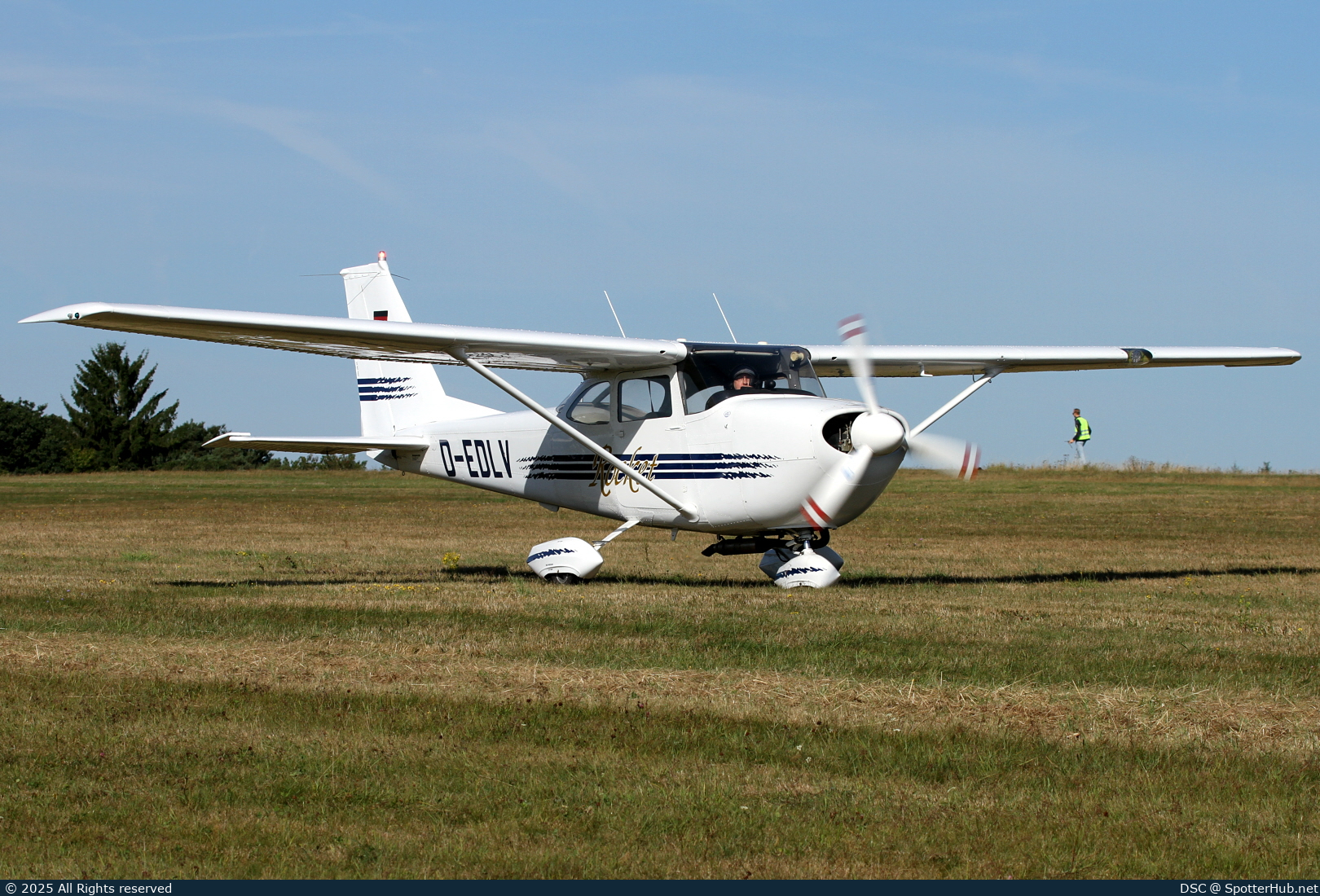 Photo of D-EDLV - Reims-Cessna FR172E Reims Rocket operated by Private