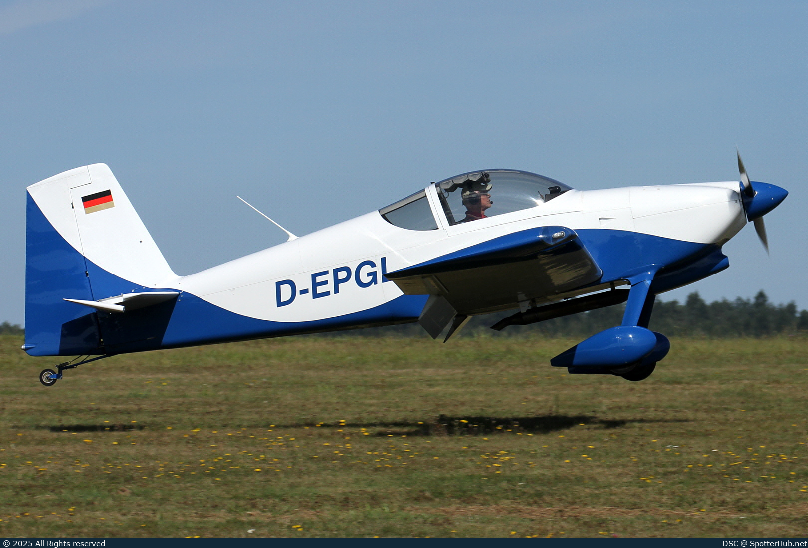 Photo of D-EPGL - Vans RV-7 operated by Private