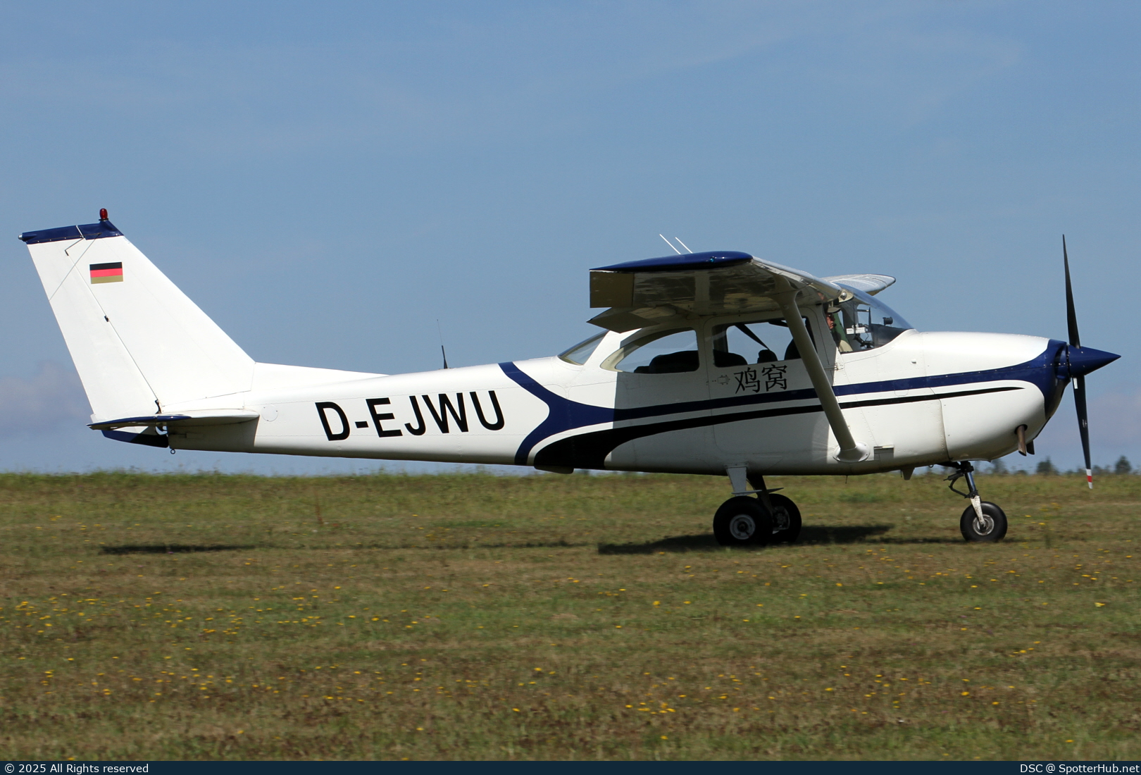 Photo of D-EJWU - Reims-Cessna F172H Skyhawk operated by Private