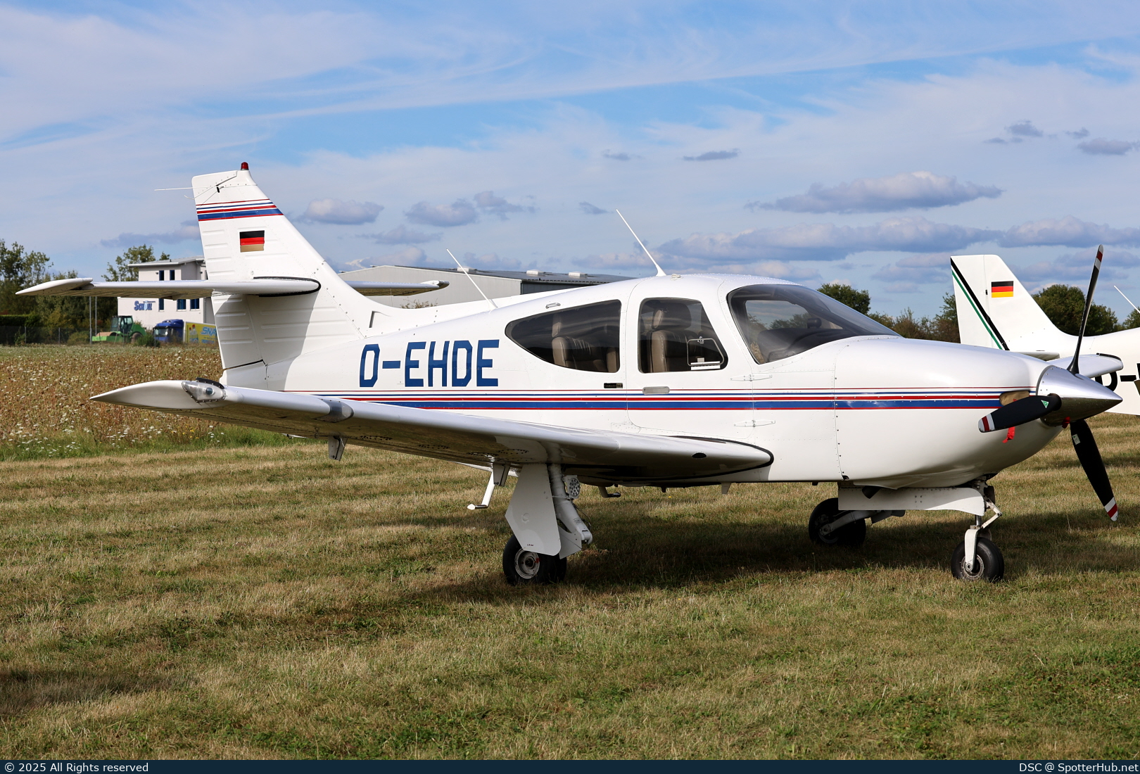 Photo of D-EHDE - Rockwell Commander 114B operated by Private