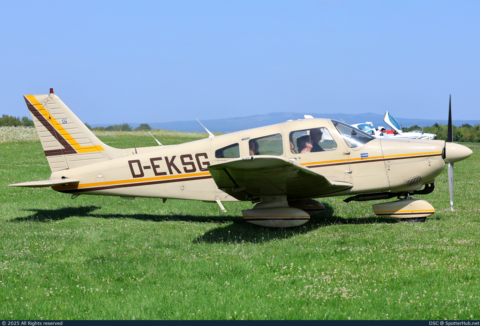 Photo of D-EKSG - Piper PA-28-181 Archer II operated by Flugsportgruppe NN 1296