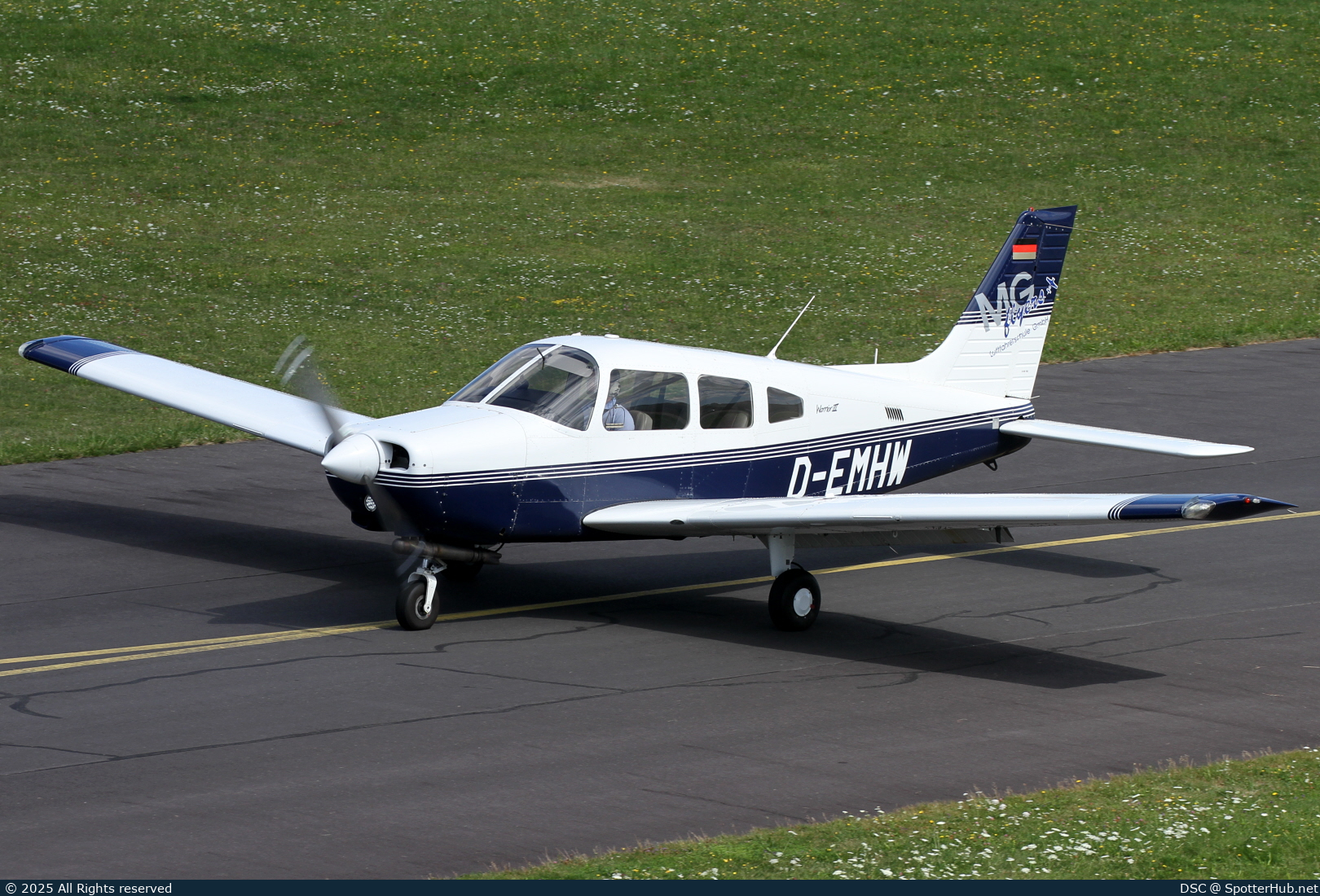 Photo of D-EMHW - Piper PA-28-161 Warrior III operated by MG flyers