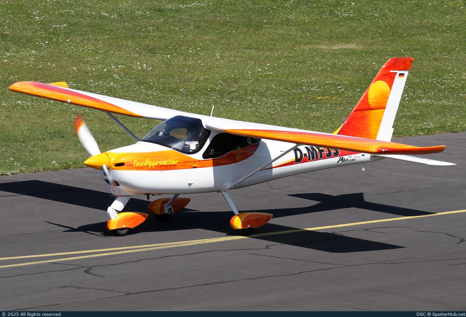 Photo of D-MFJS - Tecnam P92 Echo Mk.II operated by Private