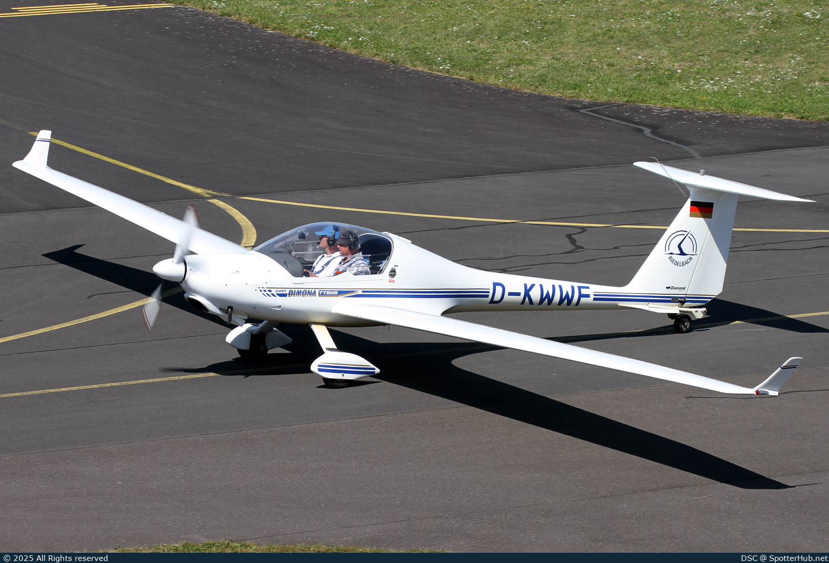 Photo of D-KWWF - Diamond HK36TTS Super Dimona operated by Sportfliegerclub Riedelbach / Taunus