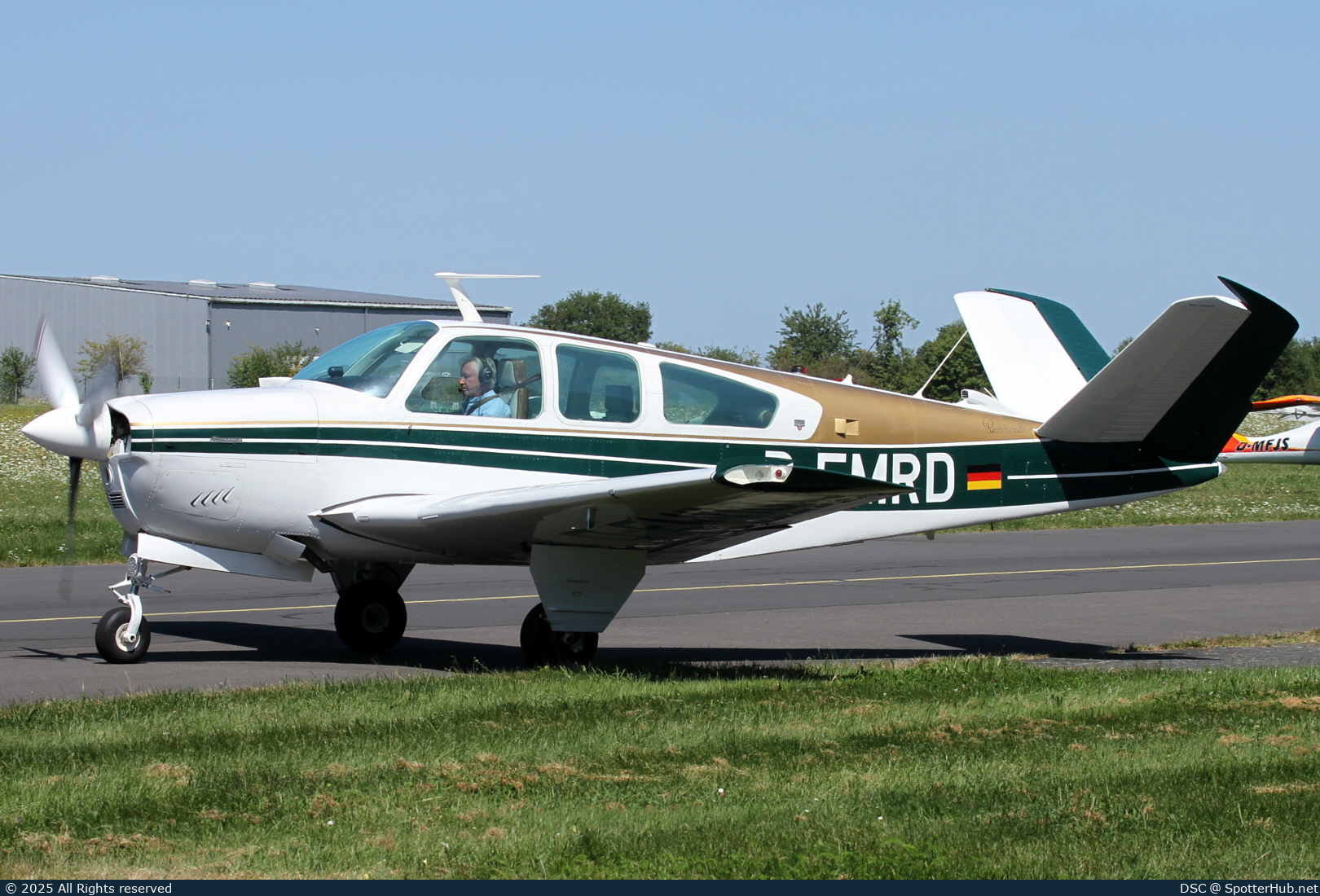 Photo of D-EMRD - Beechcraft V35B Bonanza operated by Private