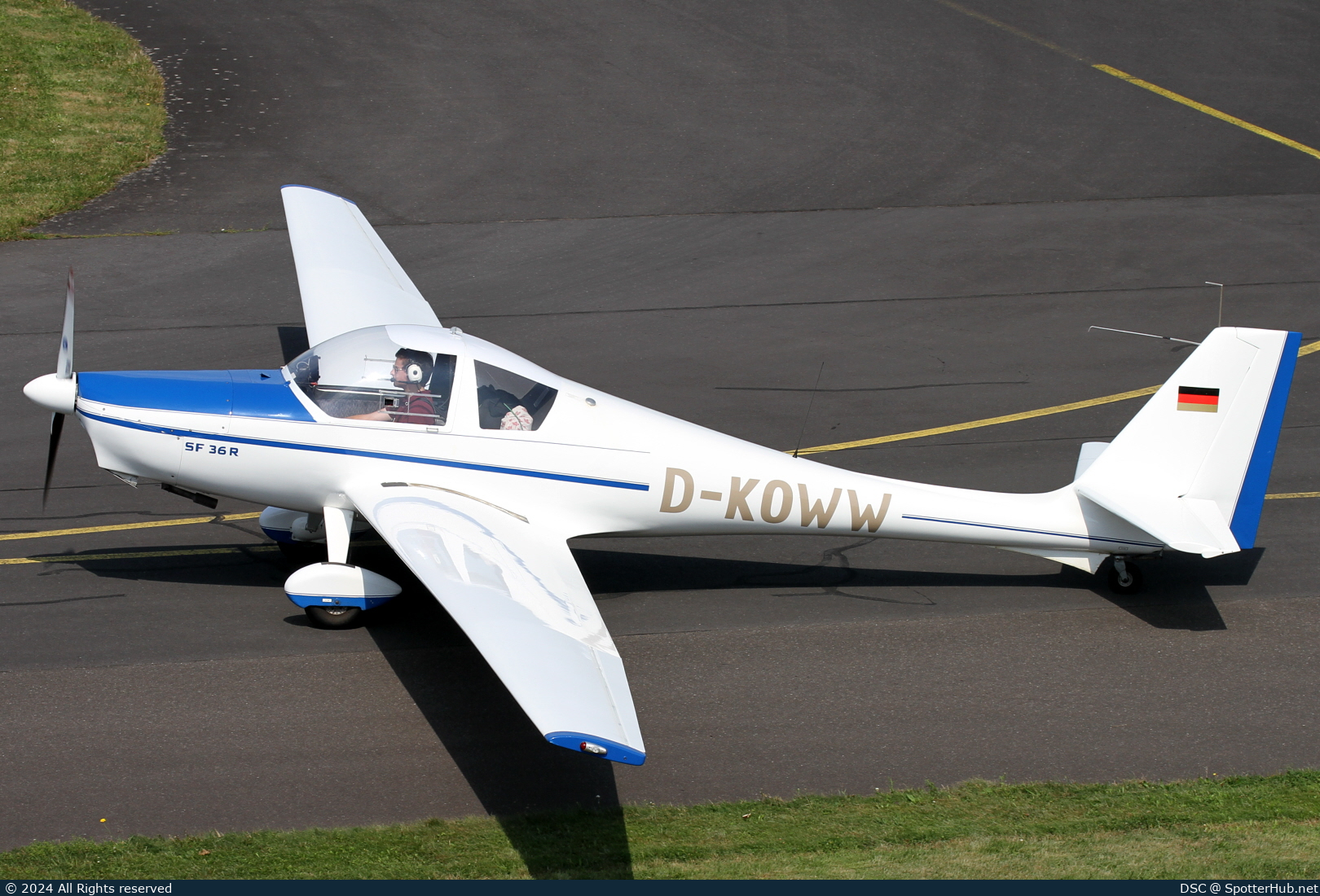 Photo of D-KOWW - Scheibe SF 36R operated by Sport- und Segelflieger-Club Bad Waldsee-Reute
