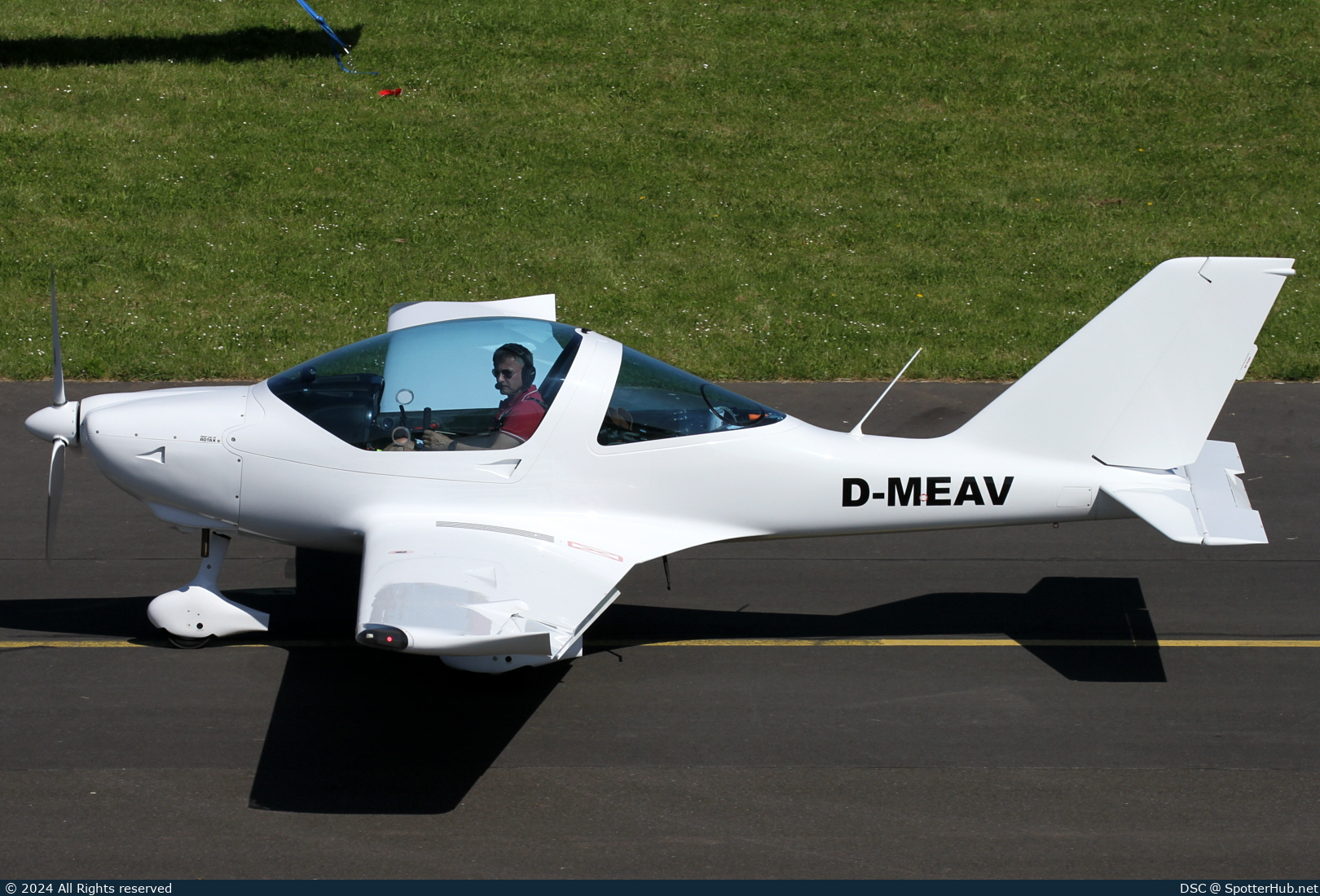 Photo of D-MEAV - TL Ultralight TL-2000 Sting S4 operated by Private
