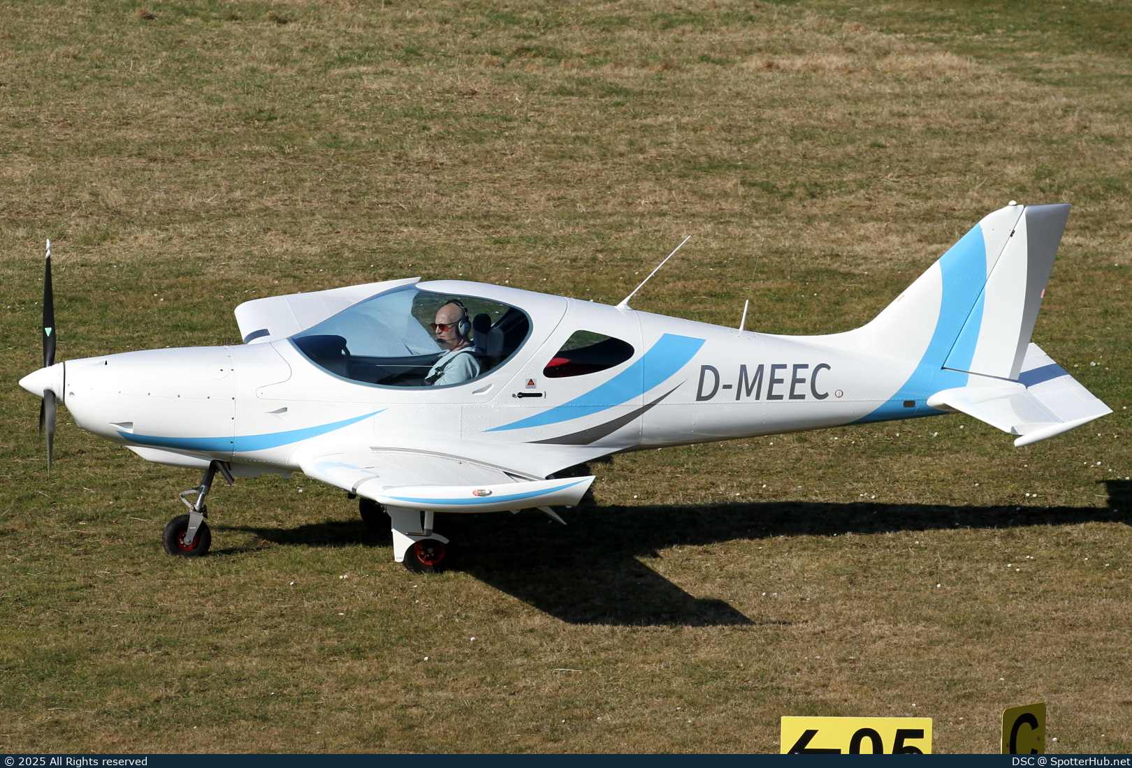 Photo of D-MEEC - BRM Aero Bristell NG 5 LSA operated by Private