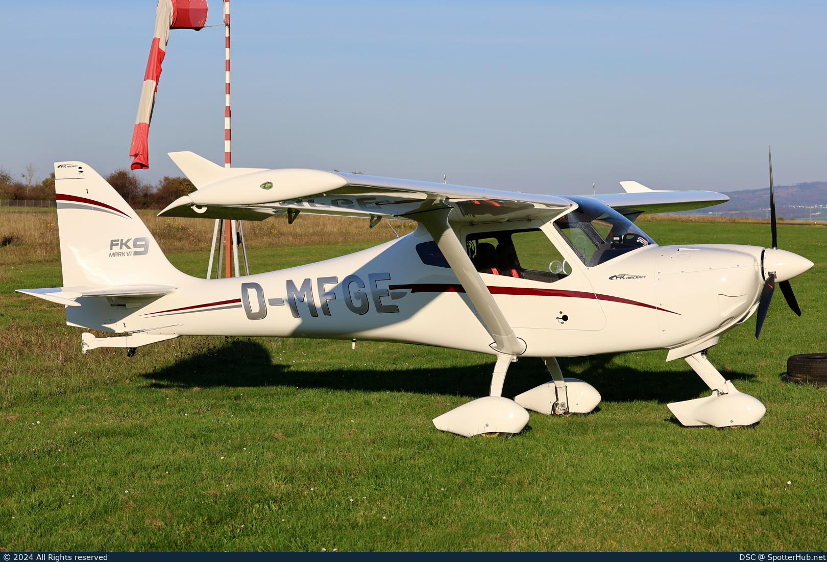 Photo of D-MFGE - FK-Lightplanes FK9 Mk.VI operated by Private