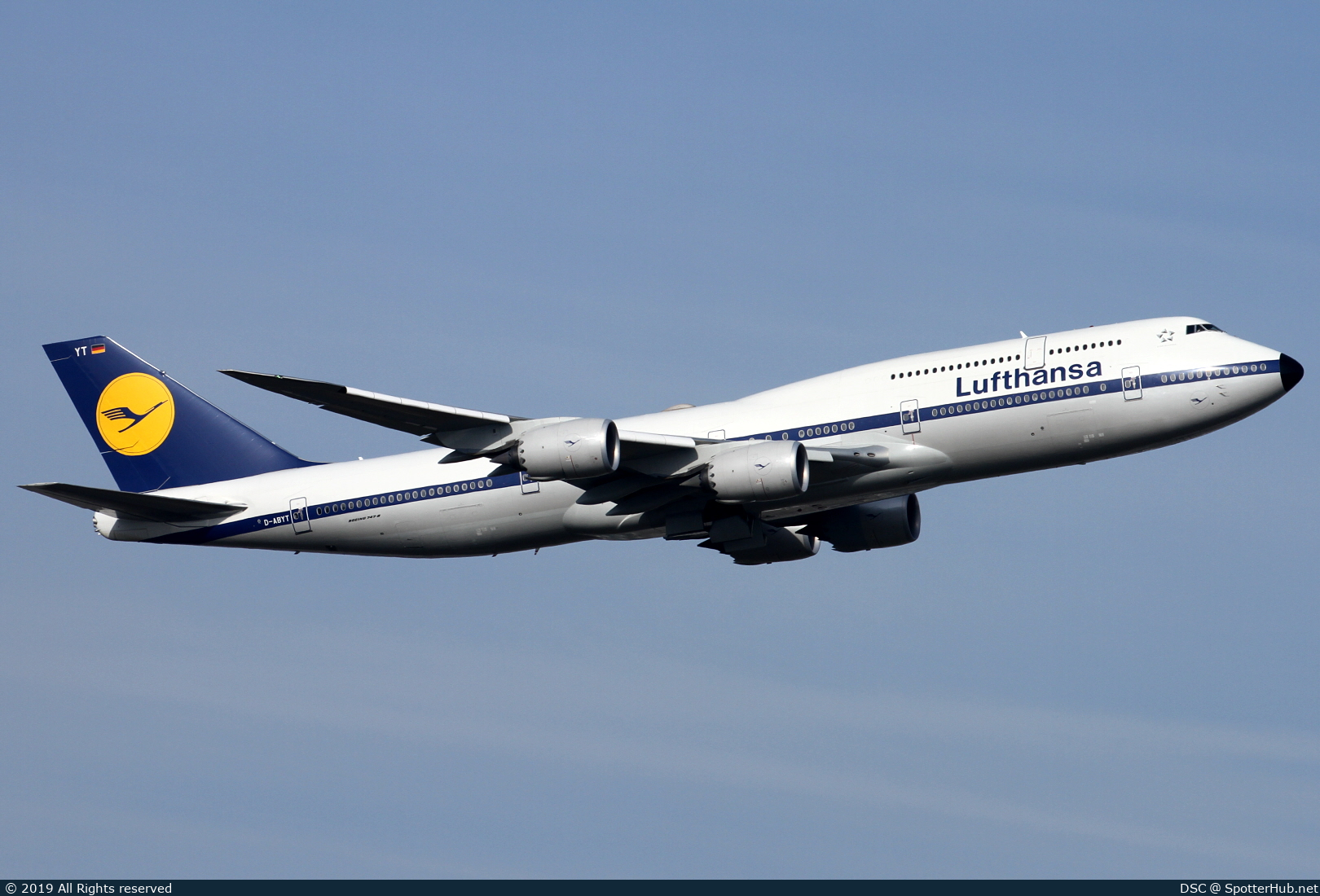 Photo of D-ABYT - Boeing 747-830 operated by Lufthansa