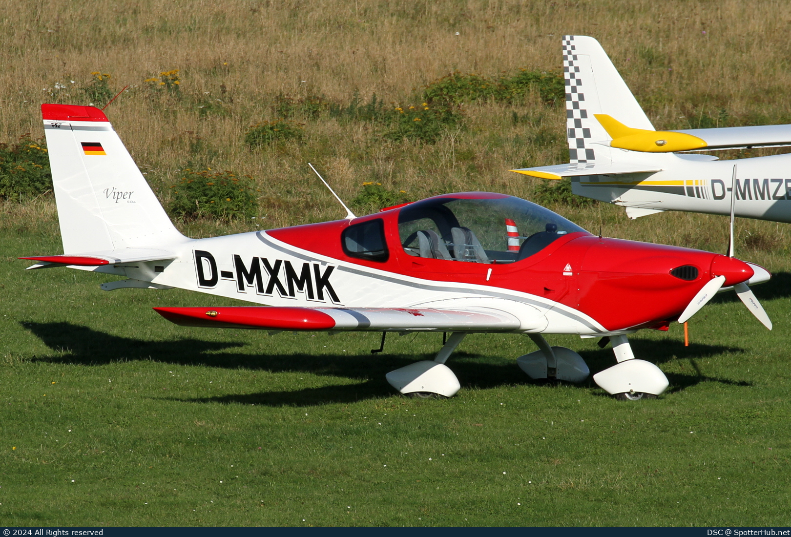 Photo of D-MXMK - Tomark Viper SD4 operated by Private