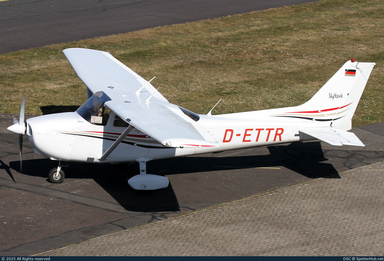 Photo of D-ETTR - Cessna 172R Skyhawk II operated by ATC Aviation Training & Transport Center