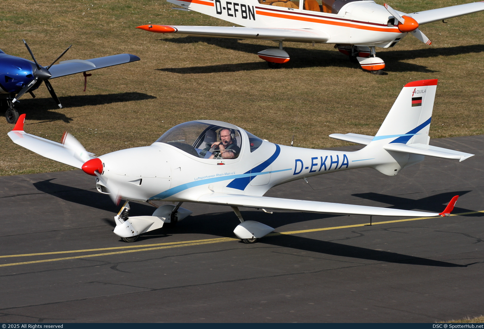Photo of D-EKHA - Aquila A210 operated by Luftsportverein Rhein-Main