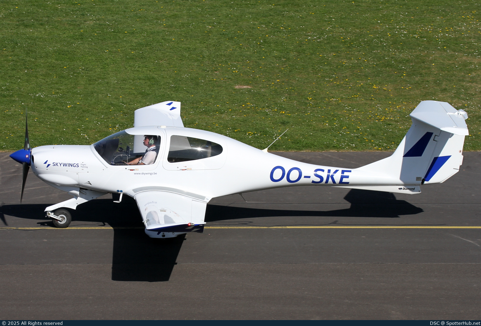 Photo of OO-SKE - Diamond DA40 Diamond Star TDI operated by Skywings Flight Training