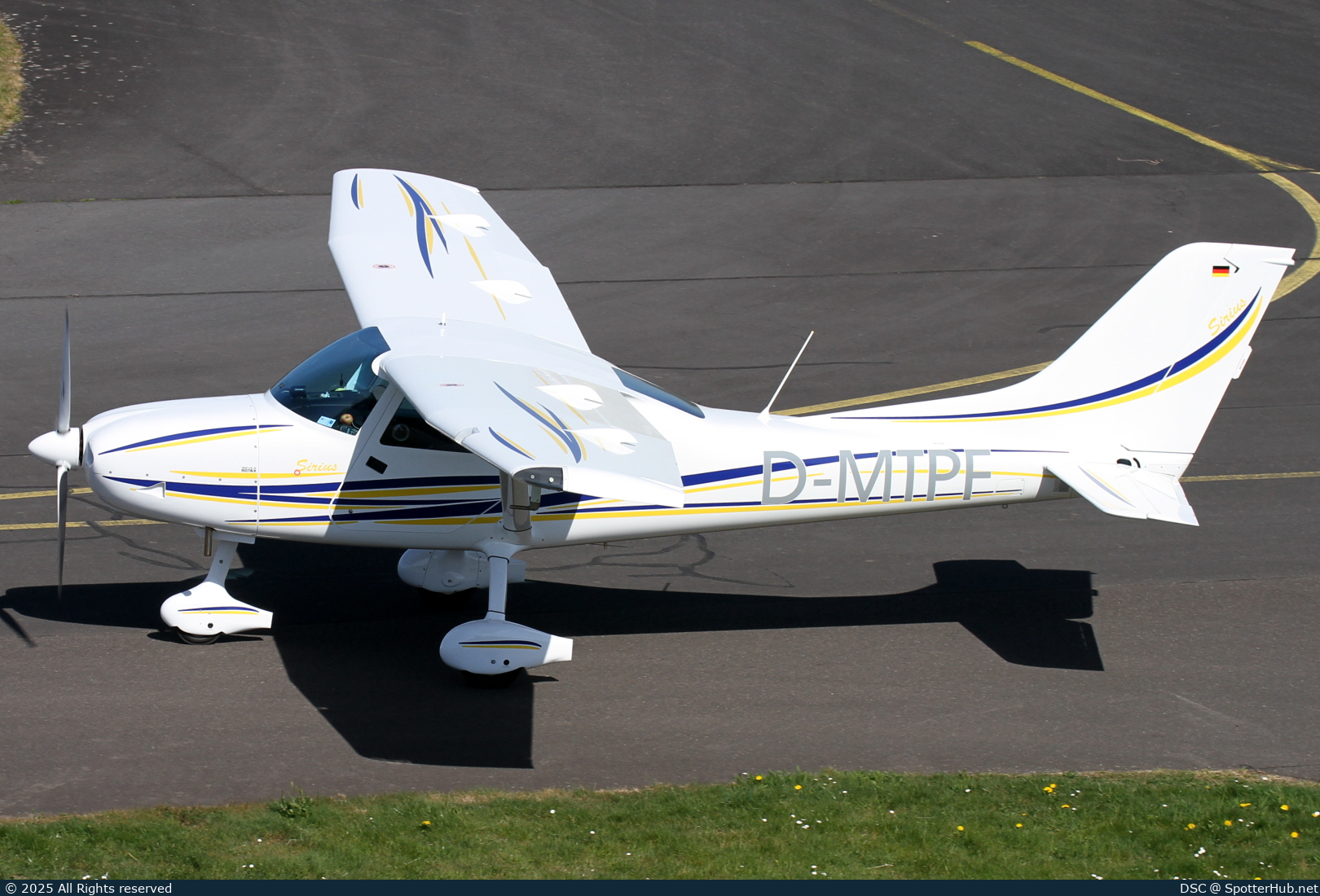 Photo of D-MTPF - TL Ultralight TL-3000 Sirius operated by Private