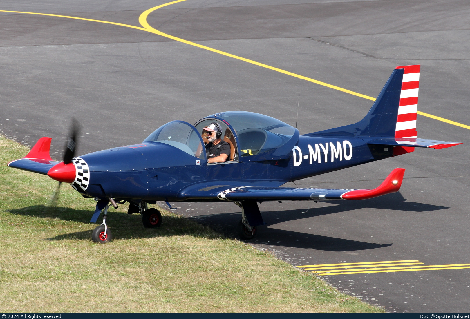 Photo of D-MYMO - Breezer Sport operated by Private