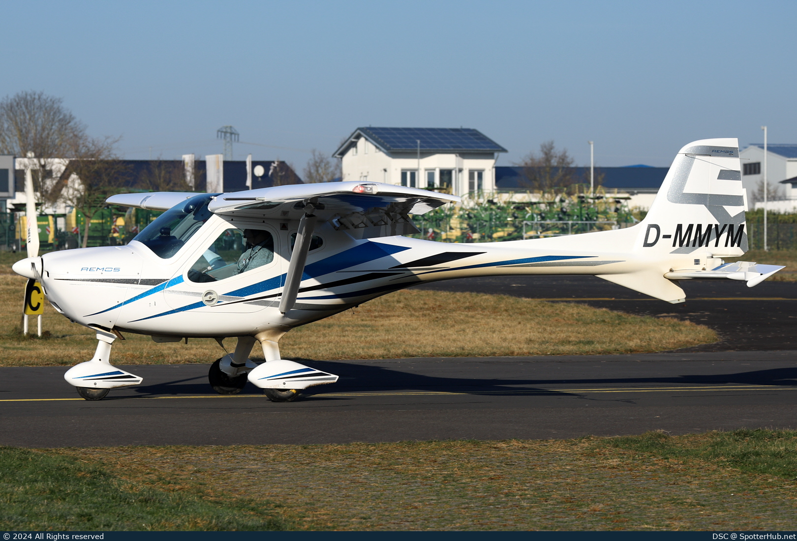 Photo of D-MMYM - Remos GX operated by MG flyers
