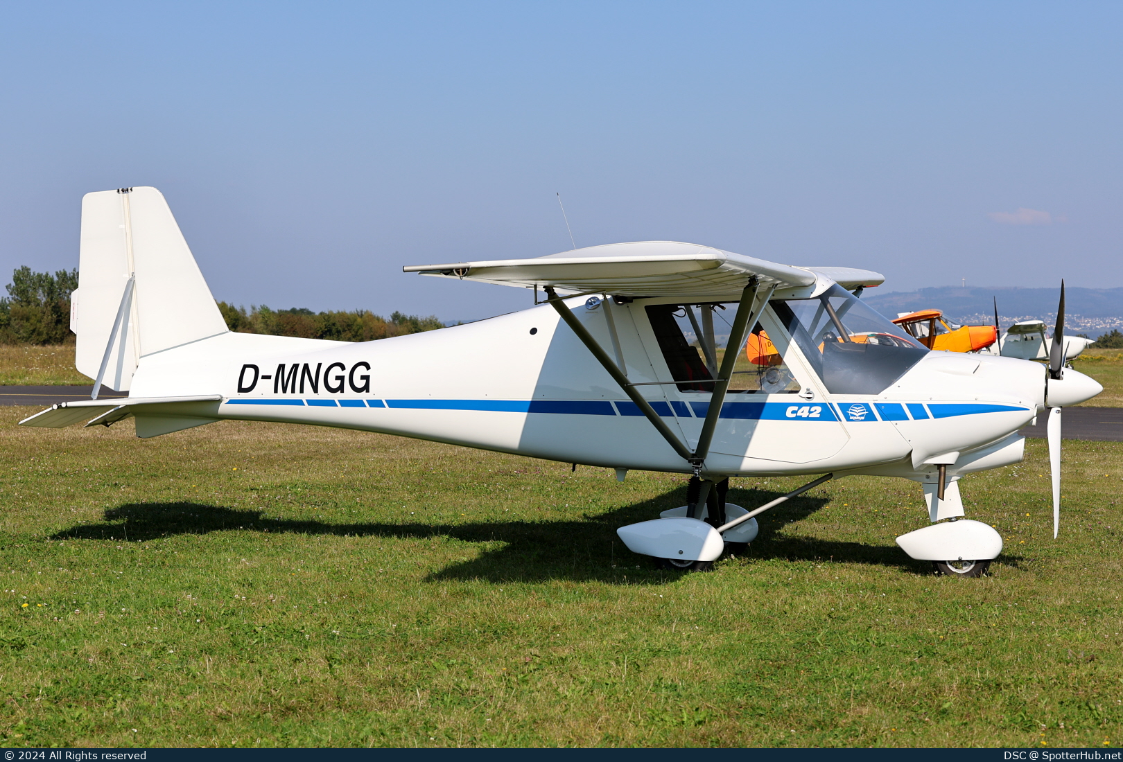 Photo of D-MNGG - Comco Ikarus C42 operated by Private